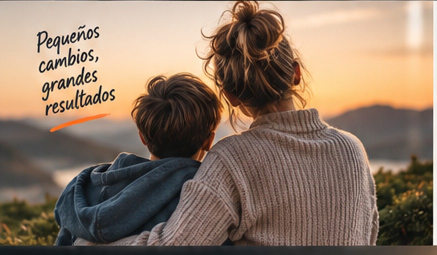 Madre abrazando a su hijo mirando el atardecer